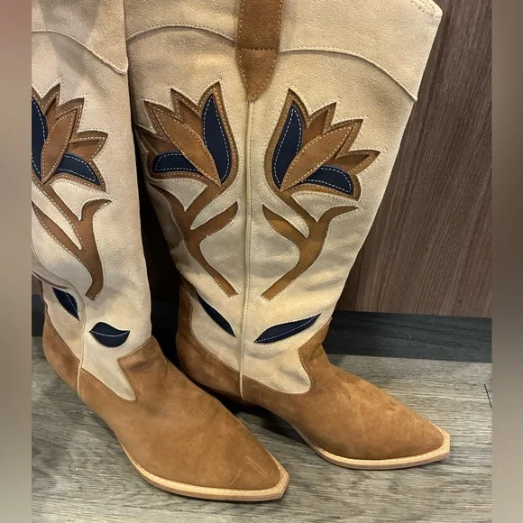 Anthropologie Embroidered Women's Boots - Picture 3 of 5